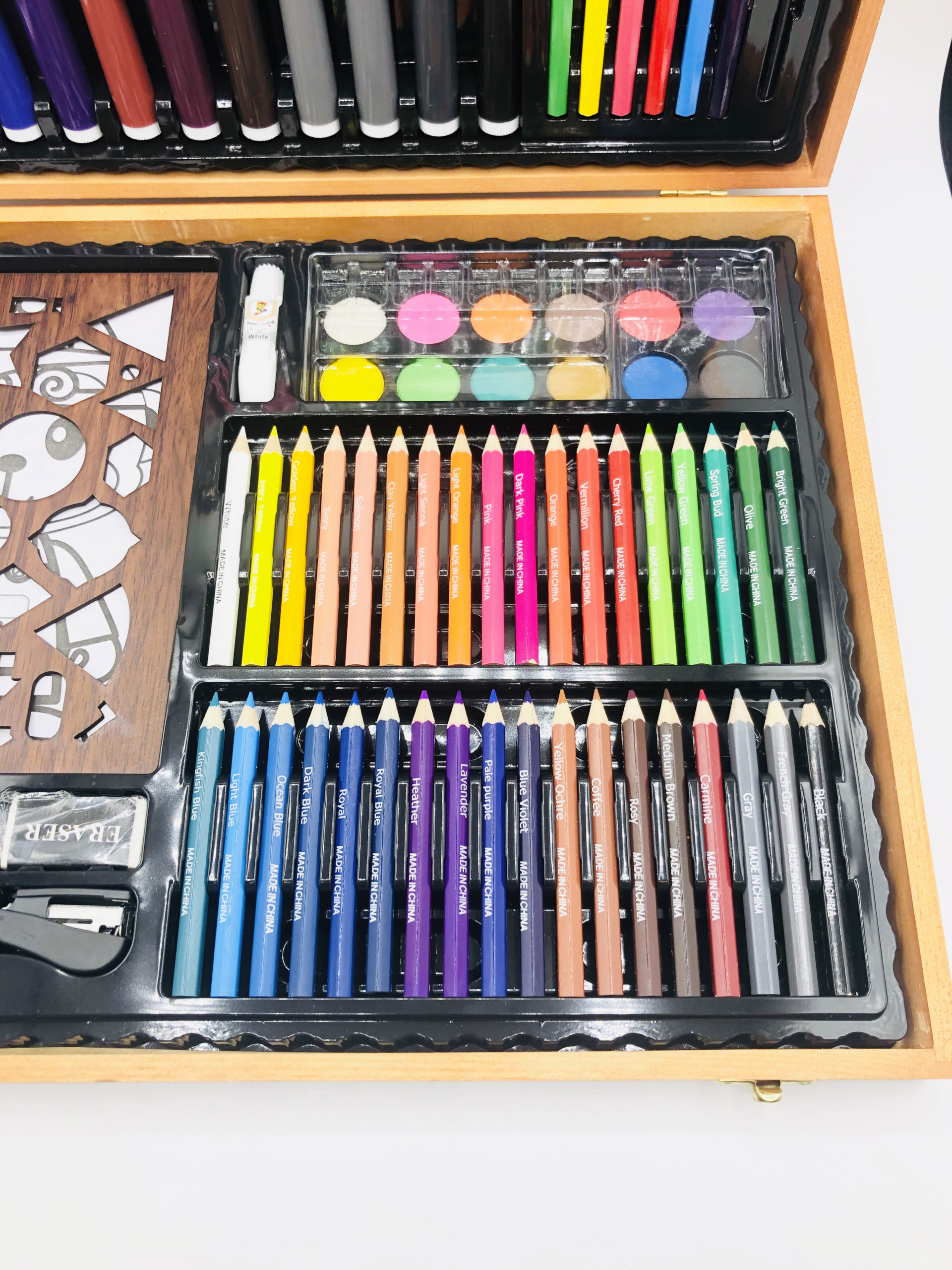 Malette de coloriage beaux arts 158pcs - Destock Land